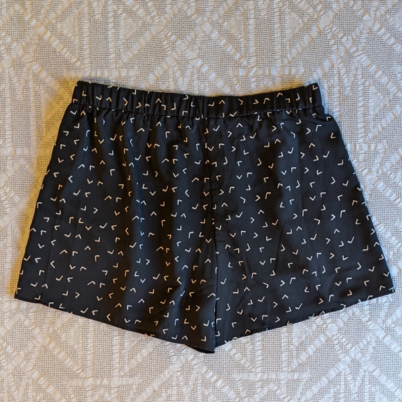 Roolee Black & White Colette Shorts with Elastic Waist - New with Tags - Picture 2 of 6